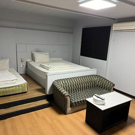 Motel Airtel Busan Esterno foto